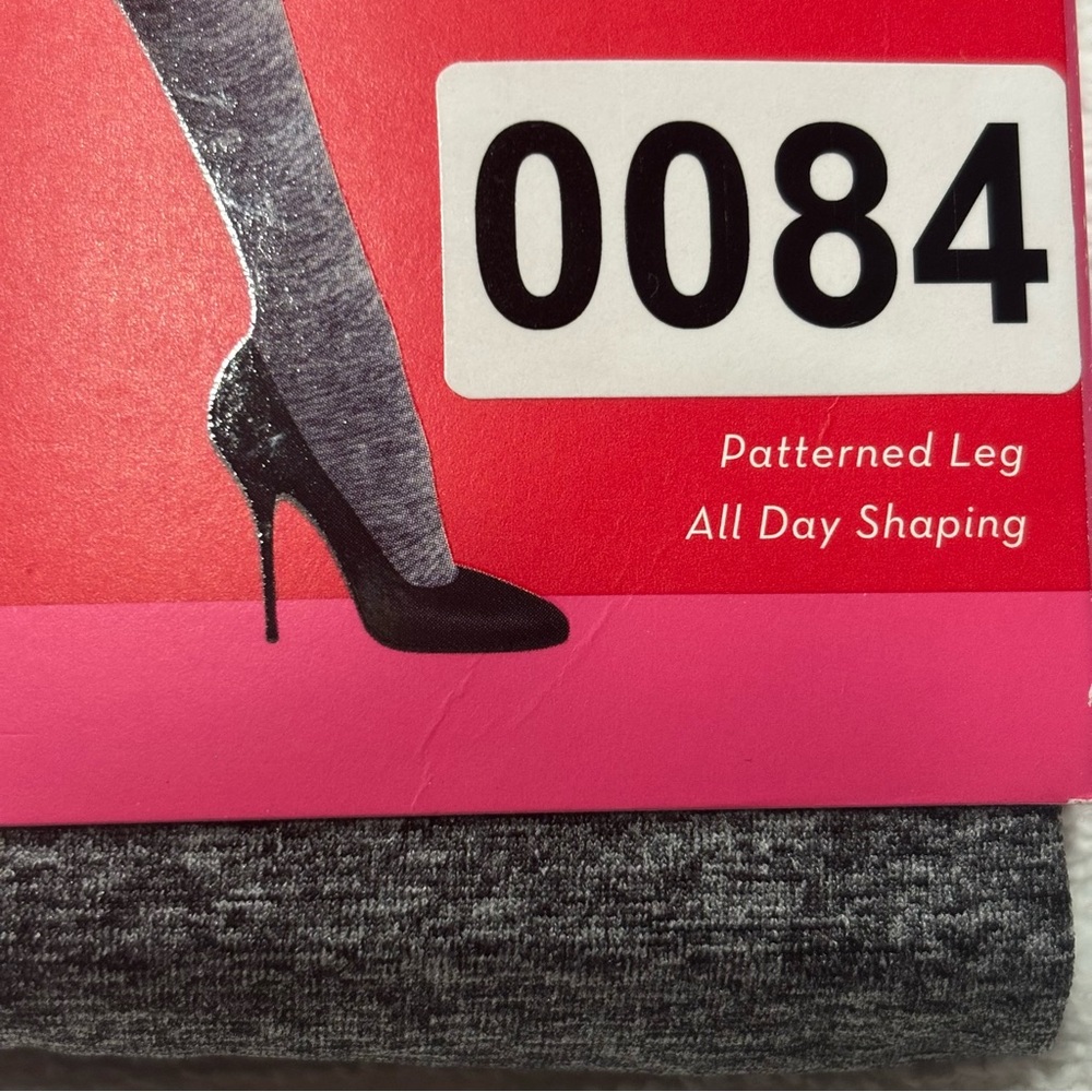 NWT Spanx Patterned Leg Tights Grey Size B - Picture 3 of 8